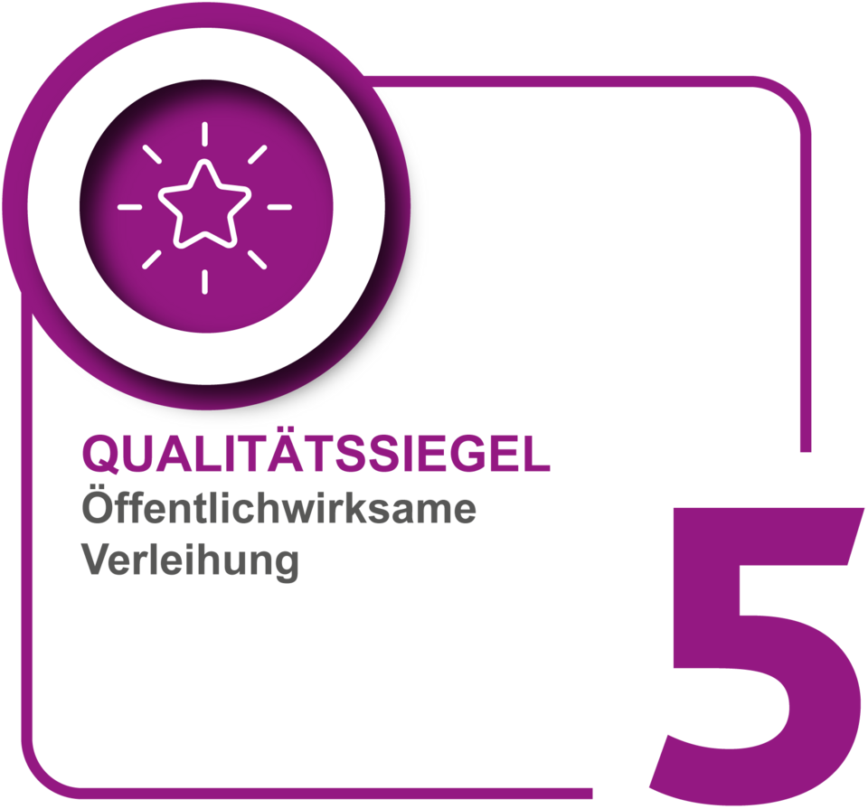 Eine Kachel, die sich auf das Qualitätssiegel bezieht. Dazu ein magentafarbener Kreis mit einem Stern drin.
