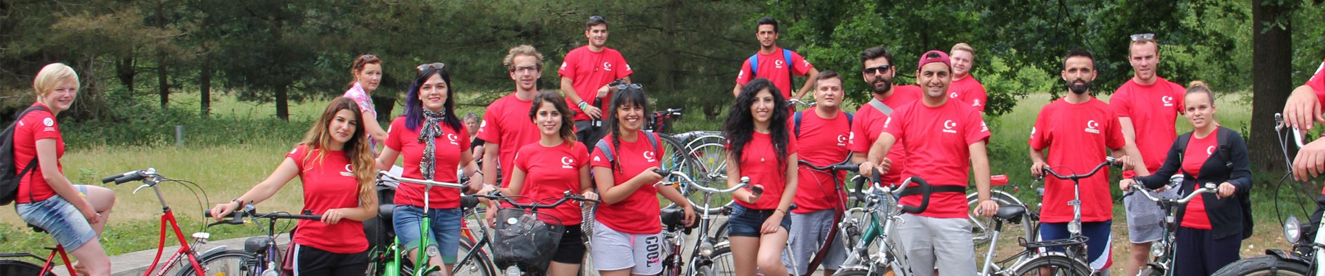 Headerbild Internationale Jugendarbeit: deutsch-türkische Radfahrergruppe